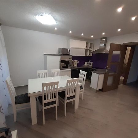 Apartment Lucky With Jacuzzi トロギール 部屋 写真