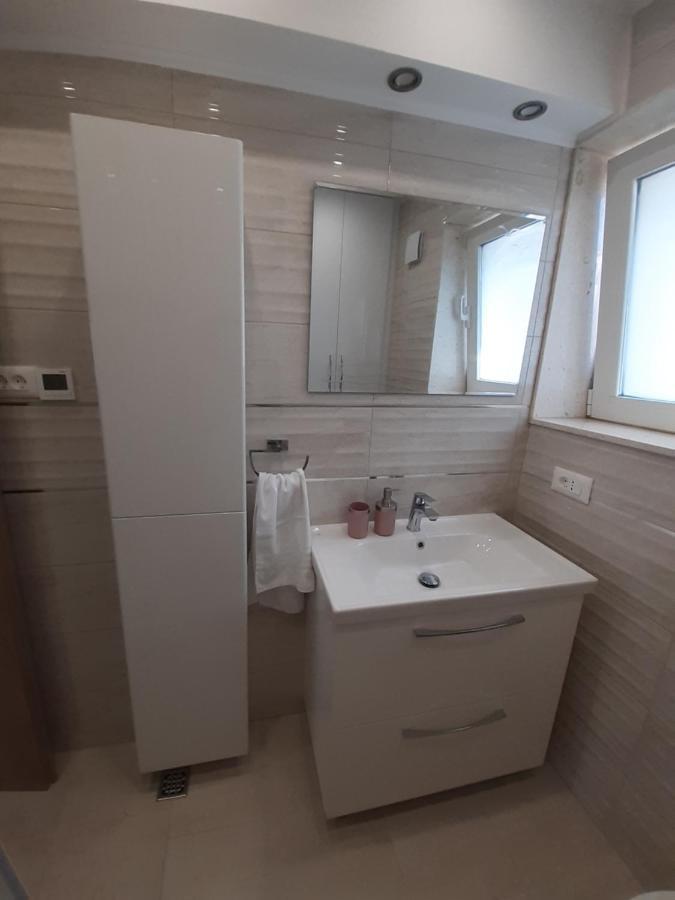 Apartment Lucky With Jacuzzi トロギール エクステリア 写真
