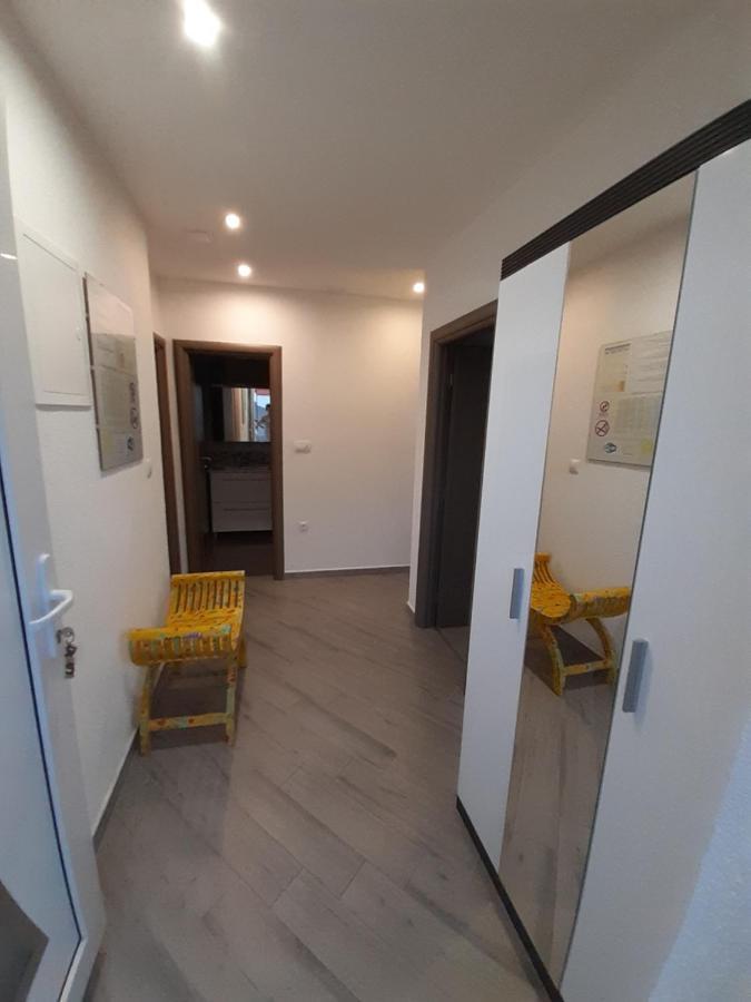 Apartment Lucky With Jacuzzi トロギール エクステリア 写真