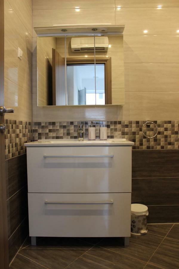 Apartment Lucky With Jacuzzi トロギール エクステリア 写真