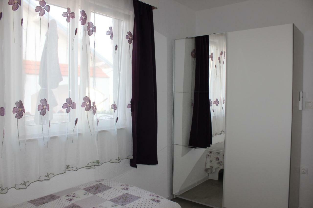Apartment Lucky With Jacuzzi トロギール エクステリア 写真