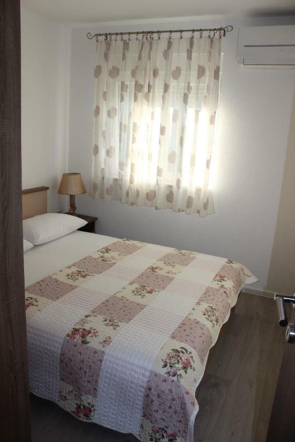 Apartment Lucky With Jacuzzi トロギール エクステリア 写真